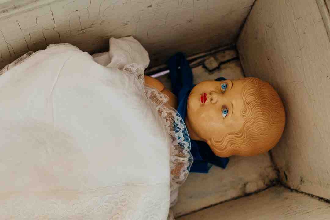 Can you play with porcelain dolls?
